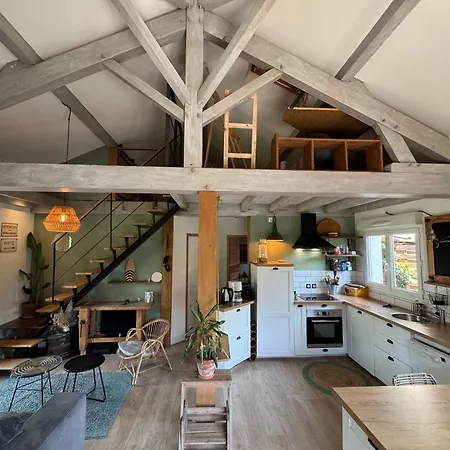 Maisonnette Avec Terrasse Et Jardin *