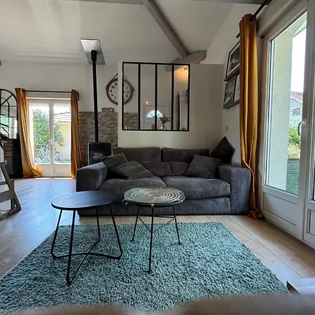 Maisonnette Avec Terrasse Et Jardin