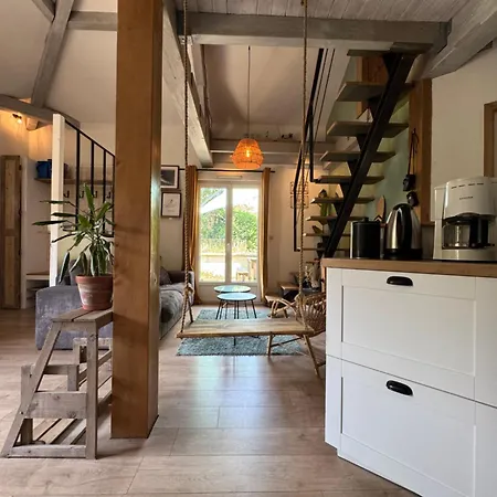 Maisonnette Avec Terrasse Et Jardin *